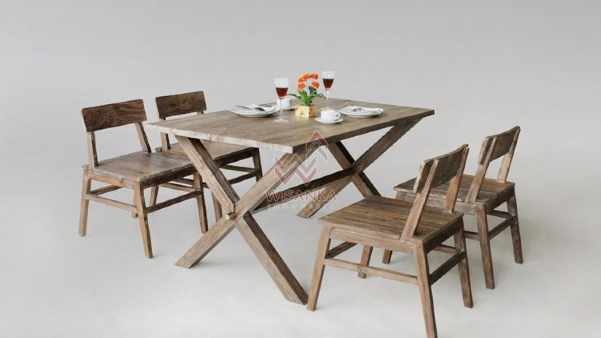 Robin Wooden Dining Set